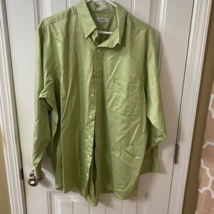 Izod Men's Light Green Casual Button Down Shirt